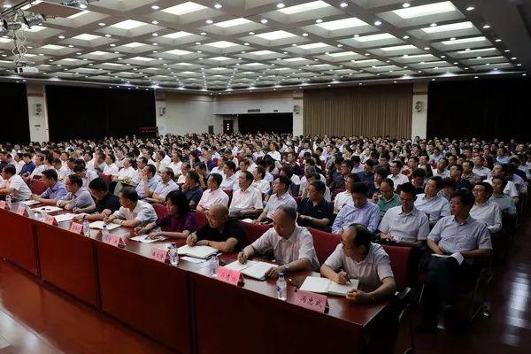 路上车流来往多窃窕淑女君好求什么生肖，详细解答、构建解答解释落实